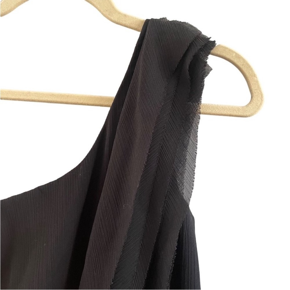 WHITE by VERA WANG Black One Shoulder Ruffle Slit Maxi Formal Bridesmaid dress. - Picture 4 of 9